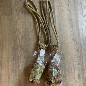 NWT! Zapata Tassel Tieback Red Green Curtain Tiebacks Set of 2!